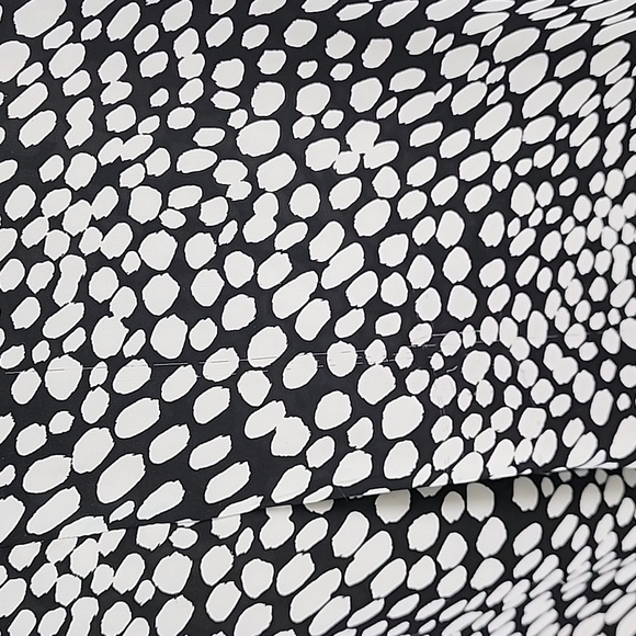 Ophelia Rose black white print vneck blouse Size 2X - Picture 2 of 7